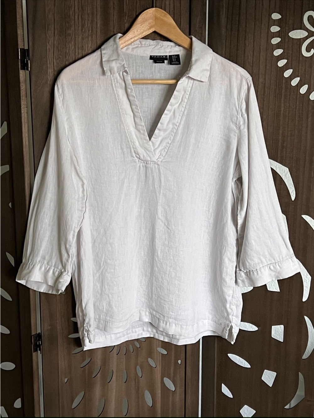 Tahari White Linen V-Neck Tunic Top